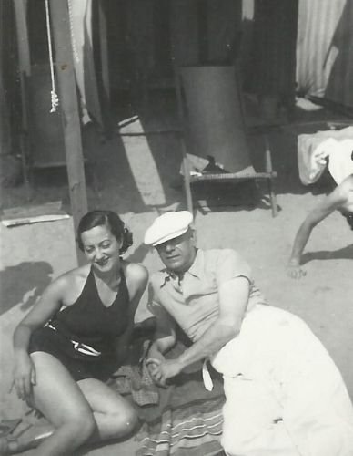 Filiberto Mateldi e Brunetta (Bruna Moretti) al mare. Collezione Massimo Moretti