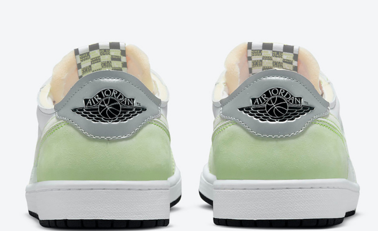 Le Air Jordan 1 Low OG si tingono di "Ghost Green" (foto)