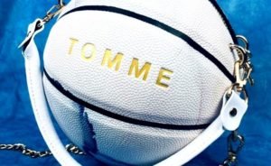 Tomme, il brand che trasforma il pallone in un accessorio fashion