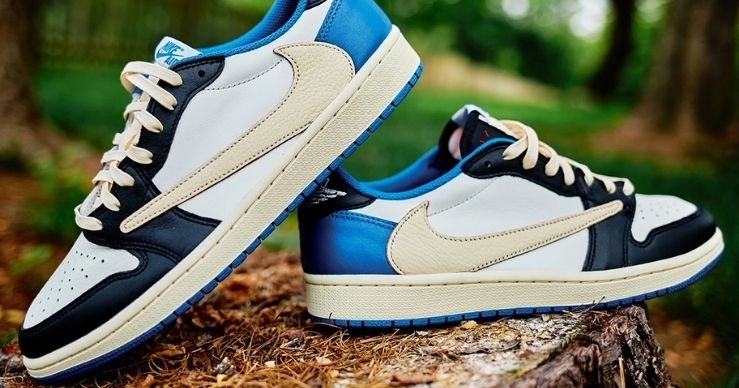 fragment x Travis Scott x Air Jordan 1 lato